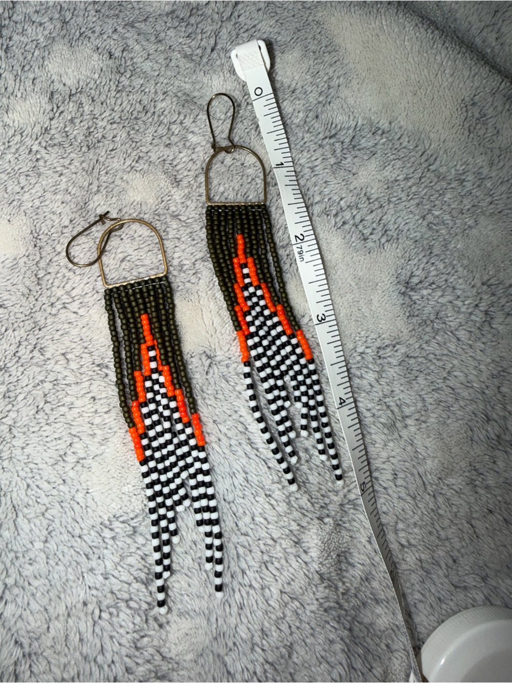 Pebble Beach Bead | Diva V Fringes in Khaki Polka Dot - Picture 3 of 3